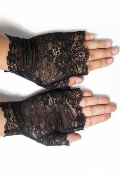 Evil Enchantress Lace Gloves -Goth Accessories Sales 31e1018aaf 1800x1800