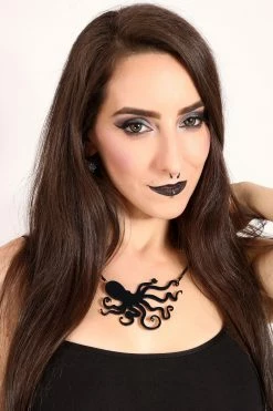 Octopi My Heart Necklace -Goth Accessories Sales CatalystOctopusNecklace 02 1800x1800